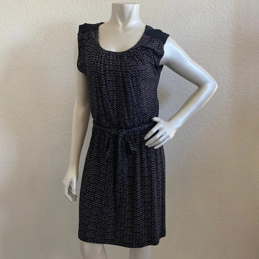 ❤️ Ann Taylor LOFT Womens Dress Sz XSmall Black Beige Chevron Stripes Sleeveless